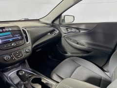 Used 2017  Chevrolet Malibu 4d Sedan LT at Dutro Auto near Zanesville&comma; OH