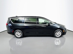 Used 2023  Chrysler Pacifica Touring L FWD at Dutro Auto near Zanesville&comma; OH