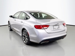 Used 2016  Chrysler 200 4d Sedan S AWD at Dutro Auto near Zanesville&comma; OH