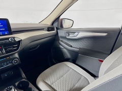 Used 2020  Ford Escape 4d SUV AWD SE at Dutro Auto near Zanesville&comma; OH