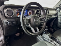 Used 2018  Jeep Wrangler Unlimited 4d SUV 4WD Sahara at Dutro Auto near Zanesville, OH