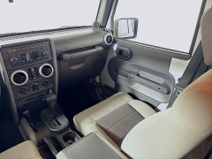 Used 2010  Jeep Wrangler Unlimited 4d Convertible 4WD Sahara at Graham Auto Mall near Mansfield&comma; OH