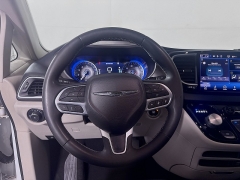 Used 2022  Chrysler Pacifica Touring L FWD at Graham Auto Mall near Mansfield&comma; OH