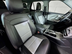 Used 2023  Ford Explorer XLT 4WD at Dutro Auto near Zanesville&comma; OH