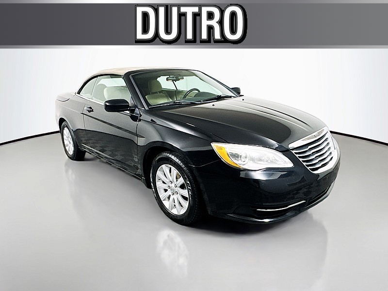 Used 2013  Chrysler 200 2d Convertible Touring at Graham Auto Mall near Mansfield, OH