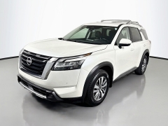 Used 2023  Nissan Pathfinder SL 4WD at Graham Auto Mall near Mansfield&comma; OH