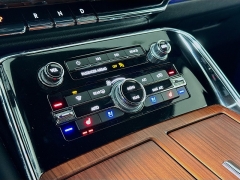 Used 2024  Lincoln Navigator Premiere 4x4 at Graham Auto Mall near Mansfield&comma; OH