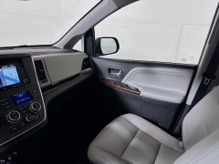 Used 2020  Toyota Sienna 4d Wagon AWD Limited Premium 7-Passenger at Dutro Auto near Zanesville&comma; OH