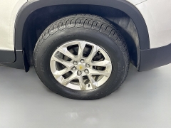 Used 2019  Chevrolet Traverse 4d SUV FWD LT Cloth w&sol;1LT at Graham Auto Mall near Mansfield&comma; OH