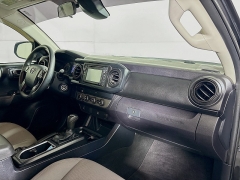Used 2019  Toyota Tacoma 4WD Double Cab SR5 at Graham Auto Mall near Mansfield&comma; OH