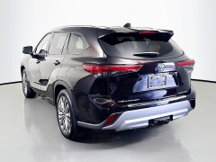 Used 2021  Toyota Highlander Hybrid Platinum AWD at Dutro Auto near Zanesville, OH