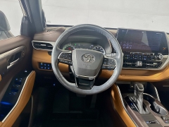 Used 2021  Toyota Highlander Hybrid Platinum AWD at Dutro Auto near Zanesville, OH