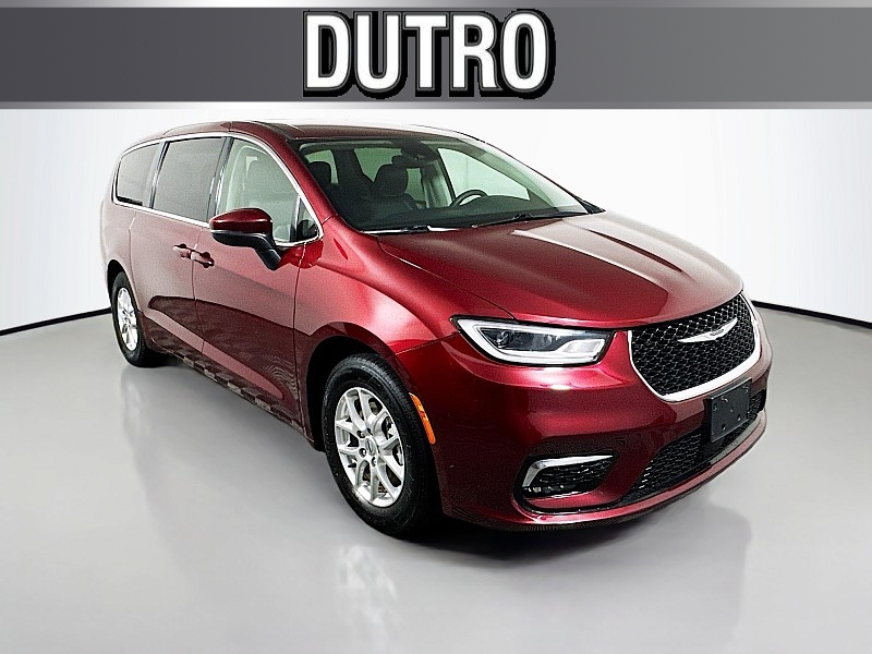 Used 2023  Chrysler Pacifica Touring L FWD at Dutro Auto near Zanesville, OH