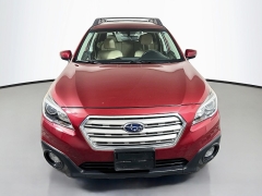 Used 2017  Subaru Outback 4d SUV 2&period;5i Premium at Graham Auto Mall near Mansfield&comma; OH