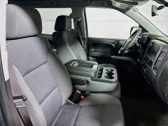 Used 2017  Chevrolet Silverado 1500 2WD Crew Cab LT at Graham Auto Mall near Mansfield&comma; OH