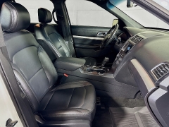 Used 2017  Ford Explorer 4d SUV FWD XLT at Graham Auto Mall near Mansfield&comma; OH