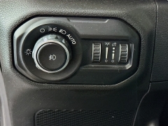 Used 2018  Jeep Wrangler Unlimited 4d SUV 4WD Sahara at Dutro Auto near Zanesville, OH