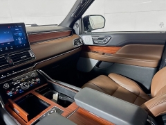Used 2024  Lincoln Navigator Reserve 4x4 at Dutro Auto near Zanesville&comma; OH