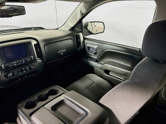 Used 2017  Chevrolet Silverado 1500 2WD Crew Cab LT at Graham Auto Mall near Mansfield&comma; OH