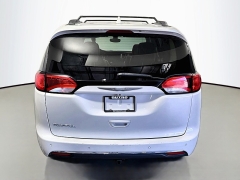 Used 2017  Chrysler Pacifica 4d Wagon Touring-L Plus at Graham Auto Mall near Mansfield&comma; OH