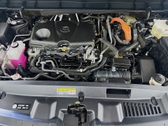 Used 2021  Toyota Highlander Hybrid Platinum AWD at Dutro Auto near Zanesville, OH