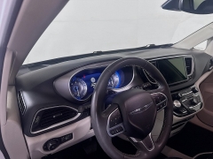 Used 2022  Chrysler Pacifica Touring L FWD at Graham Auto Mall near Mansfield&comma; OH