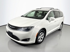 Used 2017  Chrysler Pacifica 4d Wagon Touring-L Plus at Graham Auto Mall near Mansfield&comma; OH