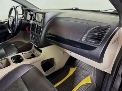 Used 2019  Dodge Grand Caravan 4d Wagon SXT at Graham Auto Mall near Mansfield&comma; OH