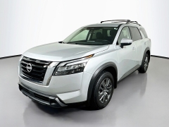 Used 2025  Nissan Pathfinder SV 4WD at Graham Auto Mall near Mansfield&comma; OH