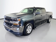 Used 2017  Chevrolet Silverado 1500 2WD Crew Cab LT at Graham Auto Mall near Mansfield&comma; OH