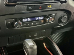 Used 2024  Nissan Frontier Crew Cab 4x4 PRO-4X at Dutro Auto near Zanesville&comma; OH