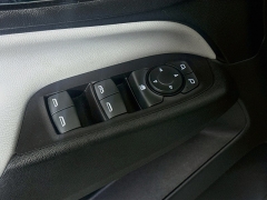 Used 2020  Chevrolet Equinox 4d SUV FWD LT w&sol;2FL at Graham Auto Mall near Mansfield&comma; OH