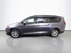 Used 2017  Chrysler Pacifica 4d Wagon Limited at Graham Auto Mall near Mansfield&comma; OH