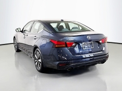 Used 2020  Nissan Altima 4d Sedan FWD 2.5L SV at Dutro Auto near Zanesville, OH