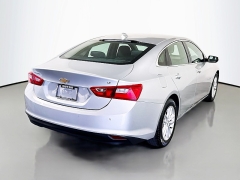 Used 2017  Chevrolet Malibu 4d Sedan LT at Dutro Auto near Zanesville&comma; OH