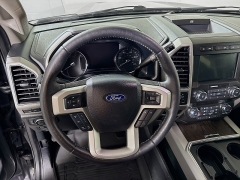 Used 2021  Ford Super Duty F-250 4WD LARIAT Crew Cab SRW 6&period;75' Box at Graham Auto Mall near Mansfield&comma; OH