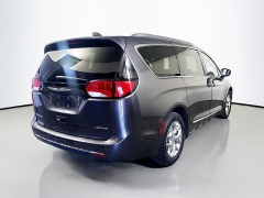 Used 2017  Chrysler Pacifica 4d Wagon Limited at Graham Auto Mall near Mansfield&comma; OH
