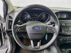 Used 2018  Ford Focus 4d Hatchback SE at Graham Auto Mall near Mansfield&comma; OH