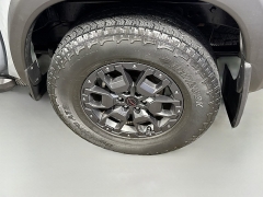 Used 2022  Nissan Frontier Crew Cab 4x4 PRO-4X Auto at Graham Auto Mall near Mansfield&comma; OH