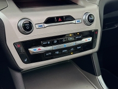 Used 2023  Ford Explorer XLT 4WD at Dutro Auto near Zanesville&comma; OH