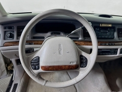 Used 1996  Lincoln Town Car 4d Sedan Signature at Graham Auto Mall near Mansfield, OH