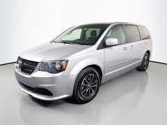 Used 2017  Dodge Grand Caravan 4d Wagon SE at Graham Auto Mall near Mansfield, OH
