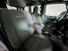 Used 2018  Jeep Wrangler Unlimited 4d SUV 4WD Sahara at Dutro Auto near Zanesville, OH