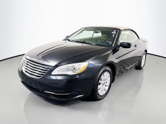 Used 2013  Chrysler 200 2d Convertible Touring at Dutro Auto near Zanesville, OH