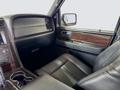 Used 2016  Lincoln Navigator 4d SUV 4WD Reserve at Dutro Auto near Zanesville&comma; OH