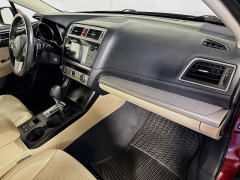 Used 2017  Subaru Outback 4d SUV 2&period;5i Premium at Graham Auto Mall near Mansfield&comma; OH