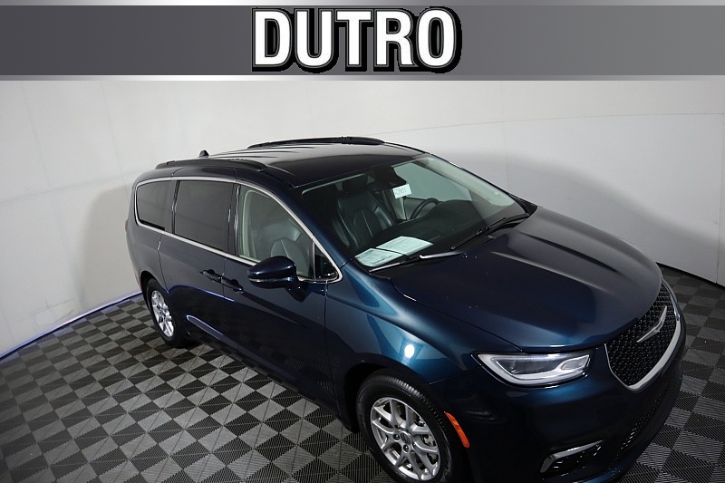 Used 2022  Chrysler Pacifica Touring L FWD at Graham Auto Mall near Mansfield, OH