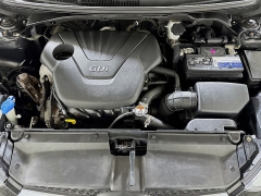 Used 2015  Hyundai Veloster 3d Coupe Auto at Graham Auto Mall near Mansfield&comma; OH