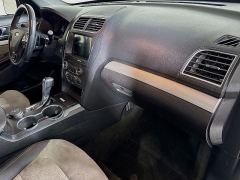 Used 2017  Ford Explorer 4d SUV 4WD XLT at Graham Auto Mall near Mansfield&comma; OH