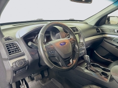 Used 2017  Ford Explorer 4d SUV FWD XLT at Graham Auto Mall near Mansfield&comma; OH